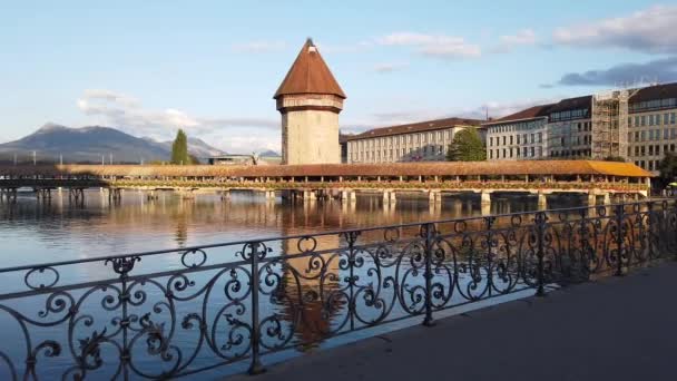 Tour d'eau du pont de la chapelle de Lucerne — Video