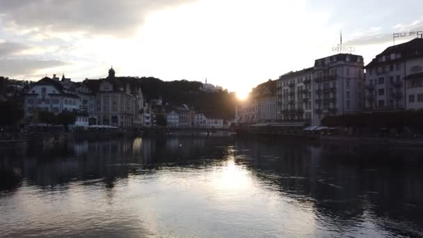 Lucerne Şapel Köprüsü ve Katedrali — Stok video