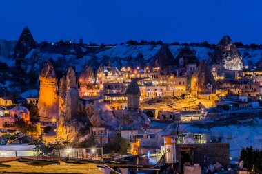 Güzel bir gece görünümünü Göreme, Kapadokya, Türkiye