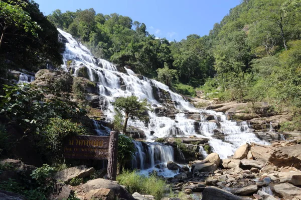 Wodospad Mae Parku Narodowym Doi Inthanon Chiang Mai Tajlandia — Zdjęcie stockowe
