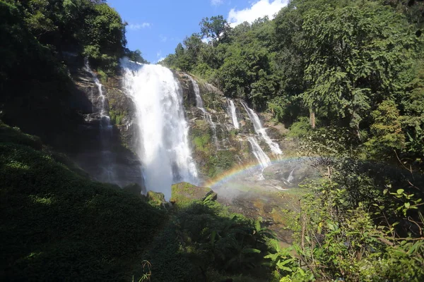 Wachirathan Waterval Regenboog Bij Doi Inthanon National Park Chiang Mai — Stockfoto