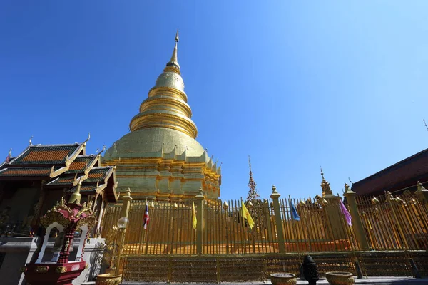 Wat Phra Haripunchai Lamphun Tailândia — Fotografia de Stock