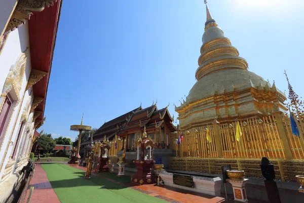 Wat Phra Haripunchai Lamphun Tailândia — Fotografia de Stock