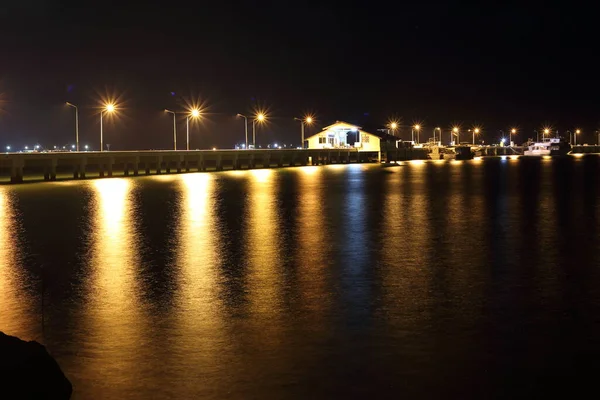 Lichten Van Haven Waterreflectie Bij Sattahip Chon Buri Thailand — Stockfoto