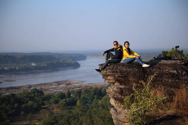 Donne Gli Uomini Godono Vista Pha Taem National Park Ubon — Foto Stock