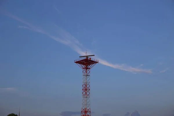 Tinggi Antena Dan Langit Biru Rayong Thailand — Stok Foto