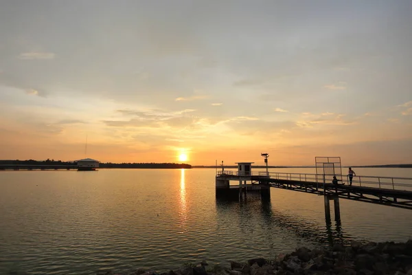 Réservoir Dokkrai Vue Sur Réflexion Eau Coucher Soleil Rayong Thaïlande — Photo