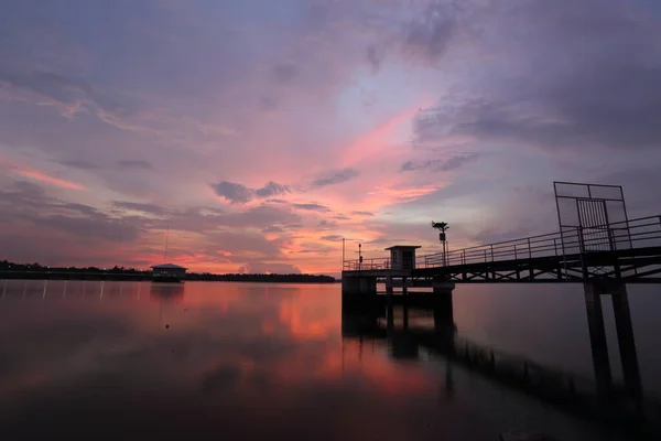 Réservoir Dokkrai Vue Sur Réflexion Eau Coucher Soleil Rayong Thaïlande — Photo