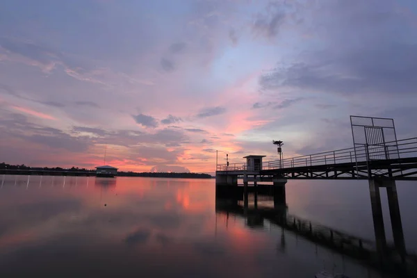 Réservoir Dokkrai Vue Sur Réflexion Eau Coucher Soleil Rayong Thaïlande — Photo