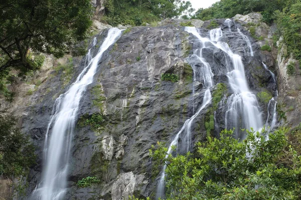 泰国Kamphaeng Phet的Klong Lan国家公园的Klong Lan瀑布 — 图库照片