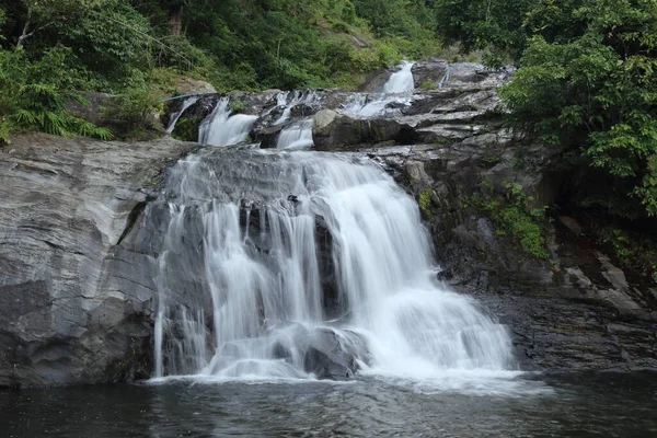 Cascata Khlong Nam Lai Nel Parco Nazionale Klong Lan Kamphaeng — Foto Stock