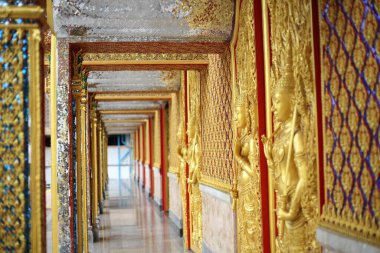 Wat Tha Sung, Uthai Thani, Tayland 'daki Buda heykeli..