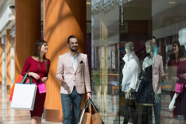 Happy Beautiful Young Couple Shopping Bags Mall — Stock Photo, Image