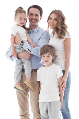Beyaz arka plan üzerinde izole mutlu bir aile