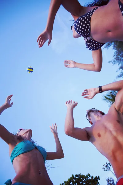 Group Young People Playing Volleyball Outdoors — Stock Photo, Image