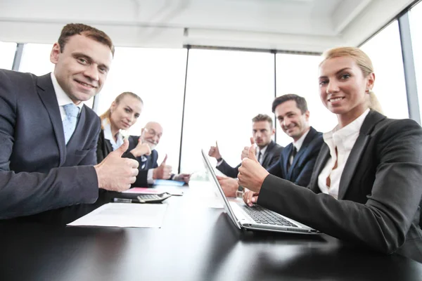 Grupo Mixto Personas Reuniones Negocios Que Trabajan Con Documentos Computadoras — Foto de Stock