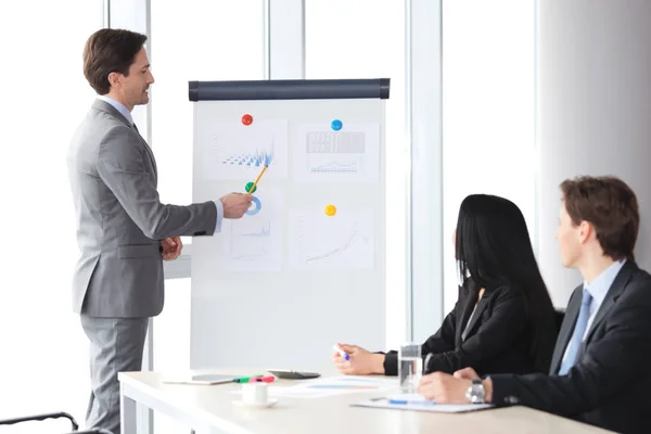 Business Presentation Office Spreaker Showing Reports Whiteboard — Stock Photo, Image