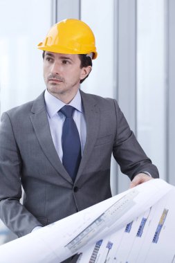 Architector kask içinde 