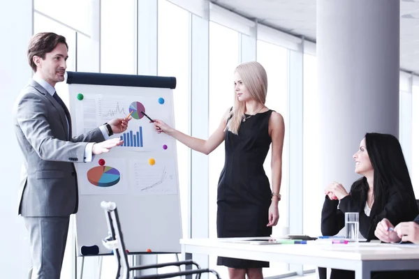 Business presentation in office — Stock Photo, Image