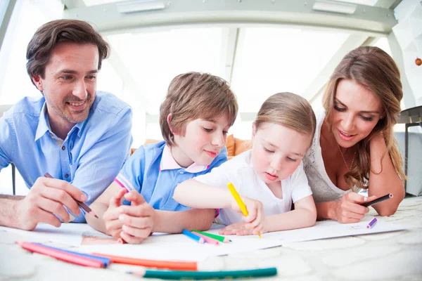 Dibujo de niños y padres —  Fotos de Stock