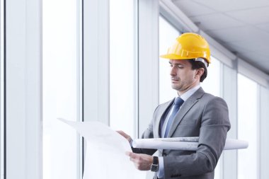 Architector kask içinde 