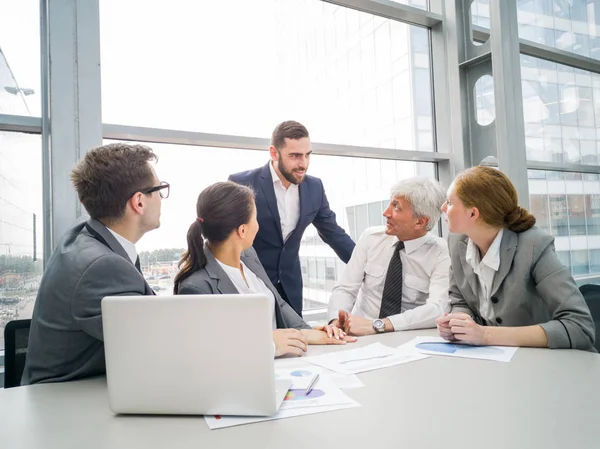 Equipo de negocios en la oficina — Foto de Stock