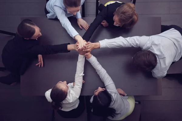 Mensen Met Hun Handen Bij Elkaar Bedrijfsteamwerkconcept — Stockfoto