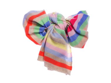 Sıcak kış eşarp, büyük bir yay gibi bağlı.