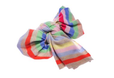 Sıcak kış eşarp, büyük bir yay gibi bağlı.