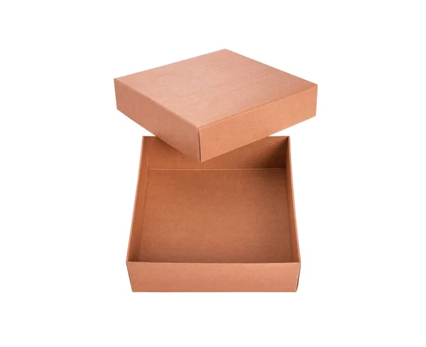Caja de cartón sobre fondo blanco. Primer plano . —  Fotos de Stock