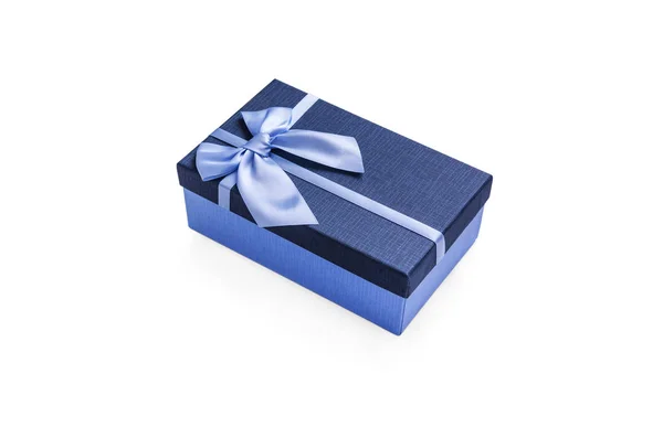 Синя подарункова коробка на білому тлі . — стокове фото