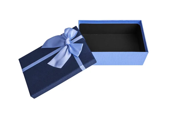 กล่องสีฟ้าเปิดบนพื้นหลังสีขาว . — ภาพถ่ายสต็อก