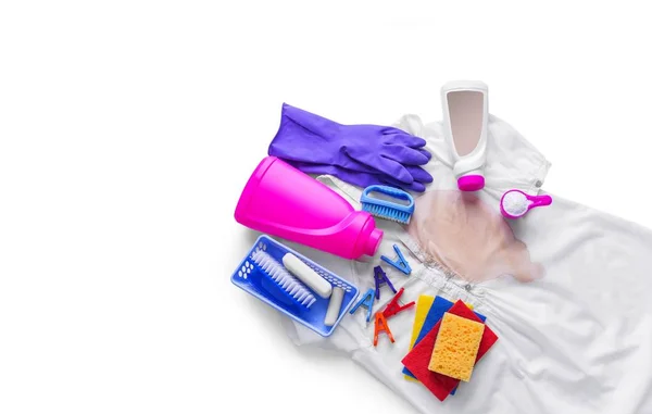 Foltok a ruházatot és a mosoda mosó-és tisztítószer, takarítás. — Stock Fotó