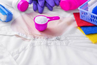 Lekeleri kaldırmak için anlamına gelir. Bir büyük kirlilik bulunan.