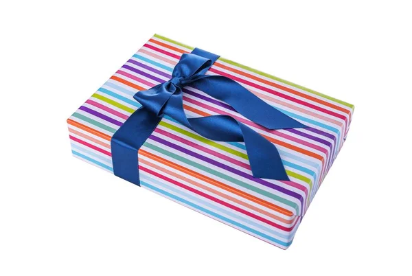 Regalo in una brillante carta da regalo a righe . — Foto Stock