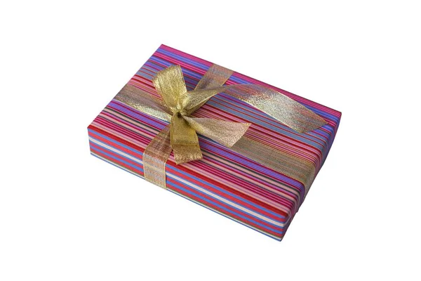 Confezione regalo in carta da regalo luminosa. Primo piano . — Foto Stock