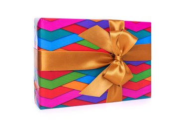 Hediye kutusunda parlak ambalaj kağıdı. Yakın çekim.