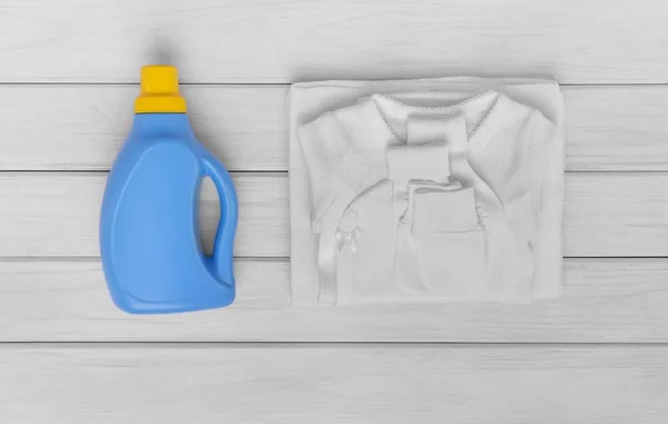 Deterjen lembut untuk mencuci pakaian bayi . — Stok Foto
