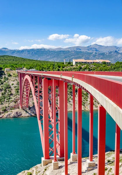 Красный железный мост через канал. Задар, Хорватия . — стоковое фото