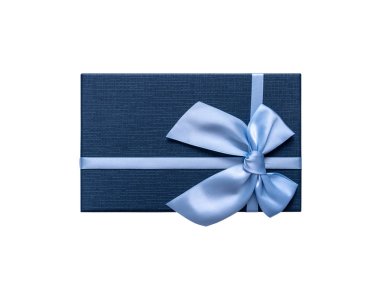 Beyaz arka planda izole mavi hediye kutusu.