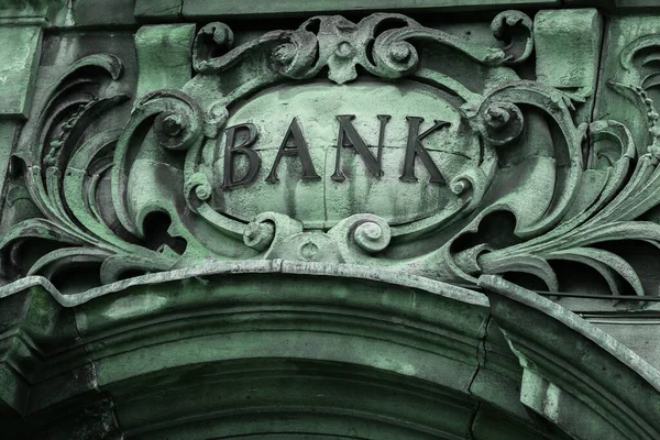 Podpis Banku Nad Drzwiami Wejściowymi Stary Budynek Banku — Zdjęcie stockowe