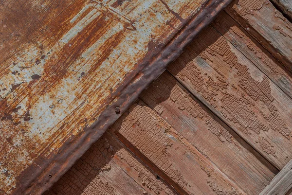 Malowane Żelazo Powierzchni Duże Zardzewiały Metal Korozją Starych Powierzchni Drewnianych — Zdjęcie stockowe