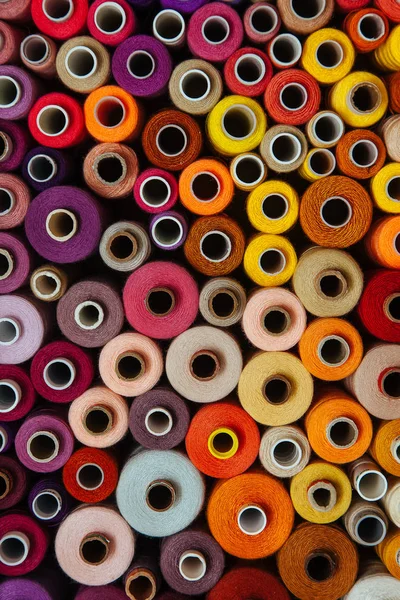 Conjunto Hilos Diferentes Colores Muchos Hilos Para Costura Costura Son — Foto de Stock