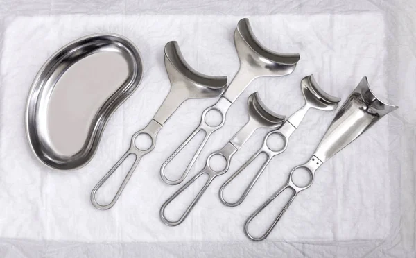 Outils Gynécologiques Stériles Beaucoup Instruments Gynécologue Sur Fond Blanc Vue — Photo