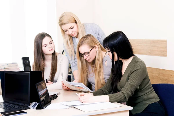 Lesson teacher school table computer business team workspace class mate group woman man room — Stock Photo, Image