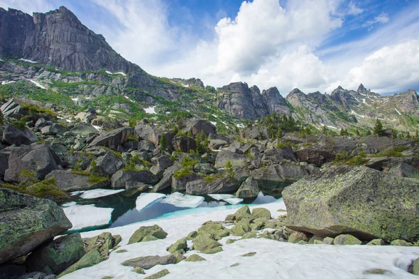 Mountain Clean Green Lake Summer Mountains Wonderful Mountain Landscape — Stock Photo, Image