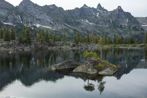 Mountain Very Clean Clear Lake Magnificent Summer Landscape Mountains Gorgeous — Stock Photo, Image