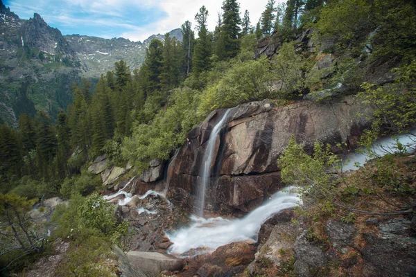 Cascada Montaña Paisaje Muy Hermoso Con Cascada Montaña Río Montaña —  Fotos de Stock