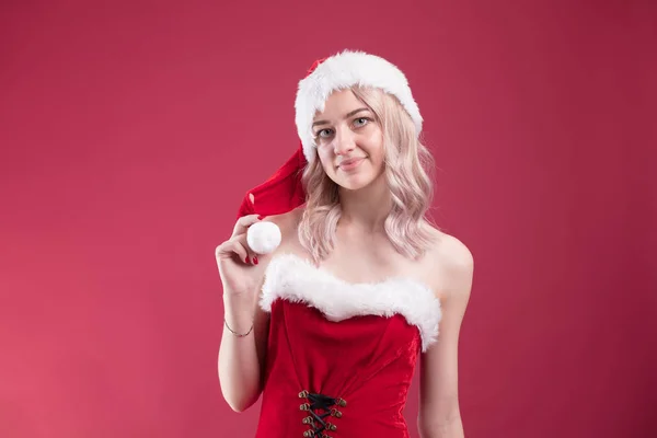 Vacker Flicka Jul Klänning Ljus Flicka Med Julklappar Merry Julhälsningar — Stockfoto
