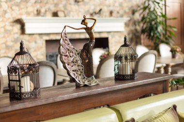 Çok güzel ve zengin iç. Büyük, geniş ve çok rahat kış bahçesi